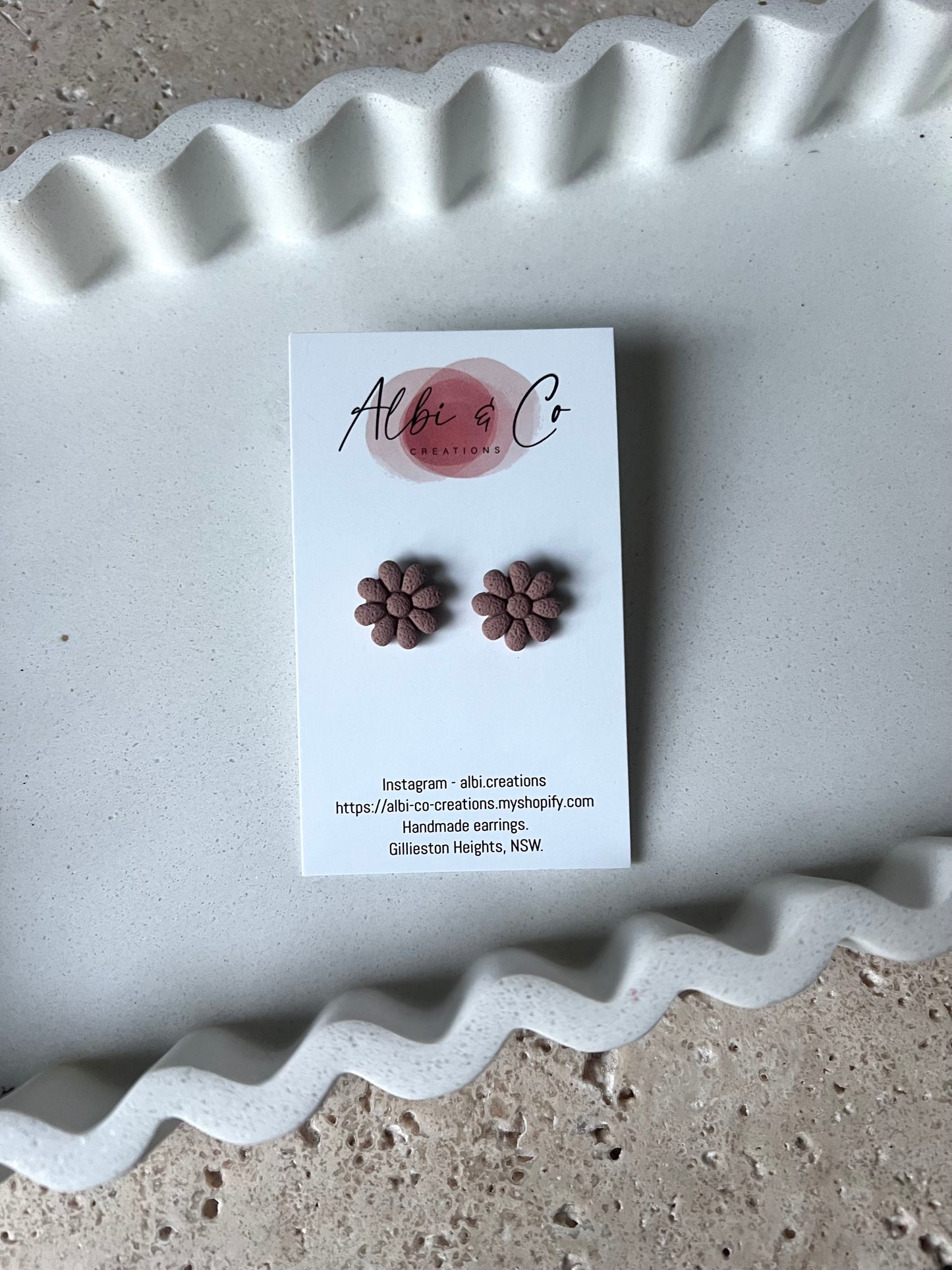 1.5cm Brown Flower Stud