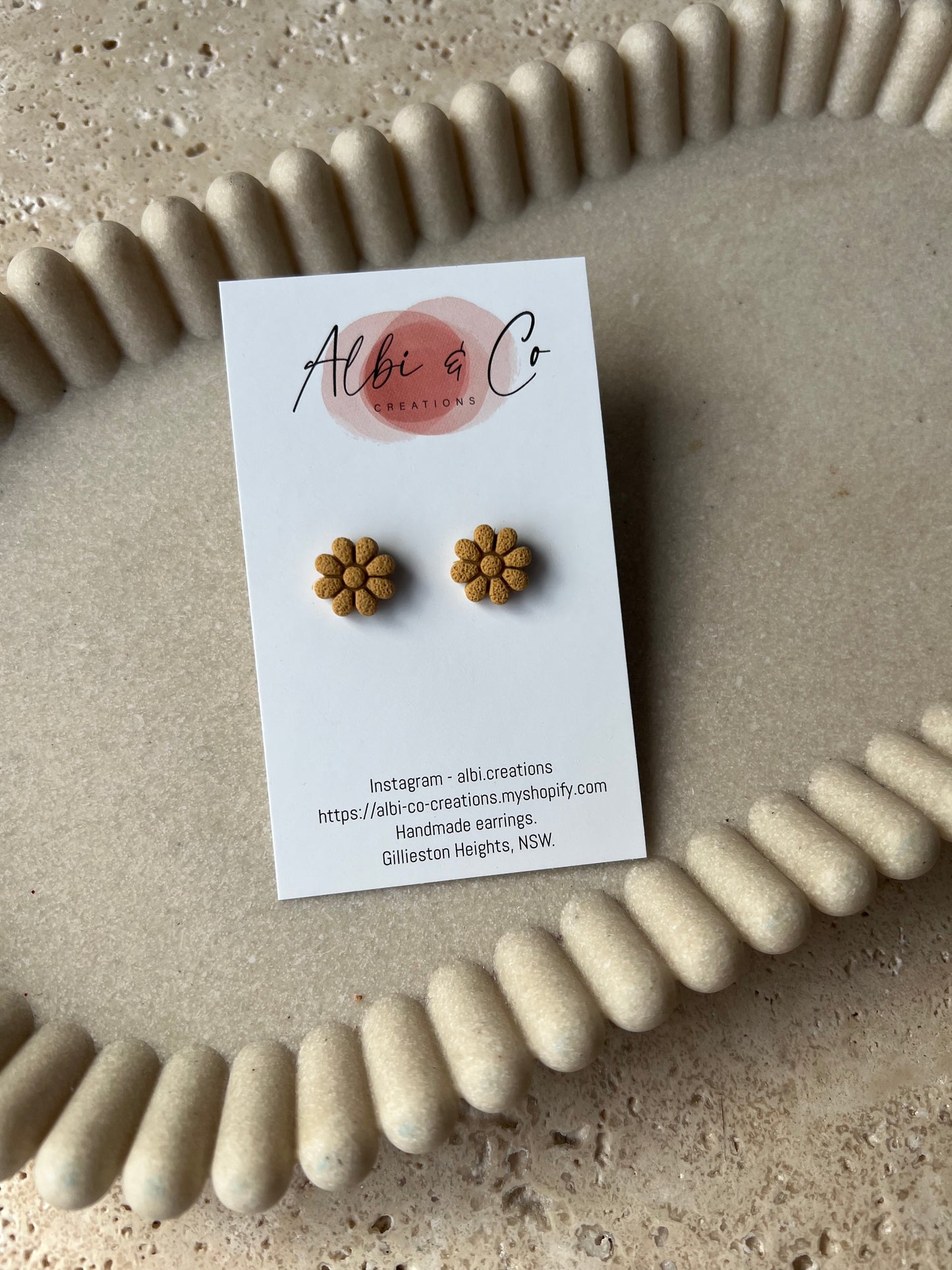 1cm Mustard Flower Stud