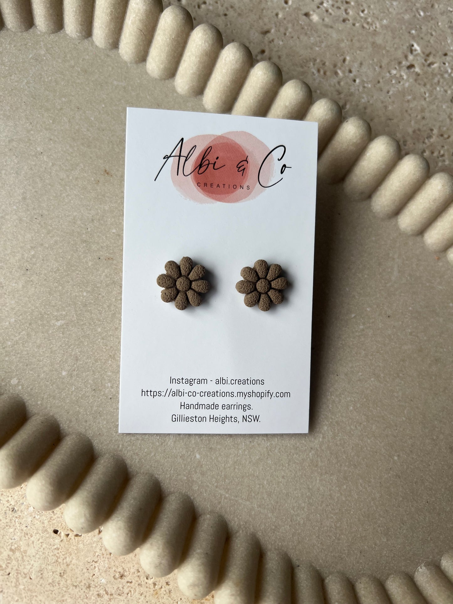 1.5cm Brown Flower Stud