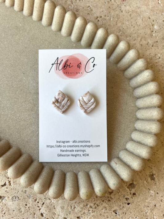 1.5cm Stone Mila Stud