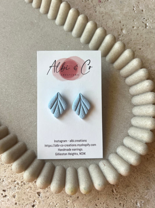 2cm Baby Blue Lila Stud