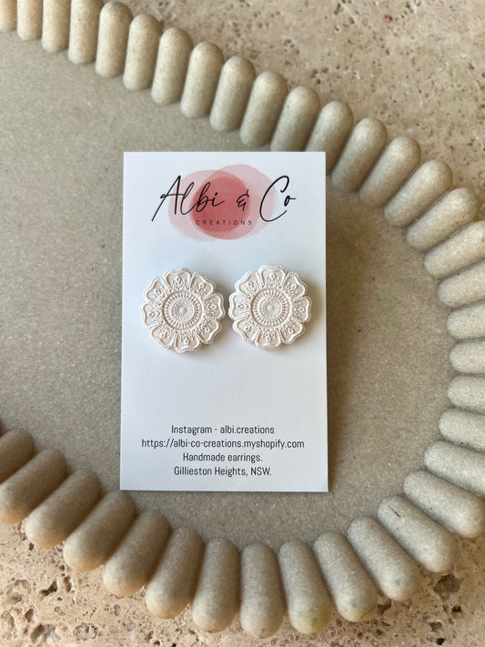 2.5cm White Boho Stud