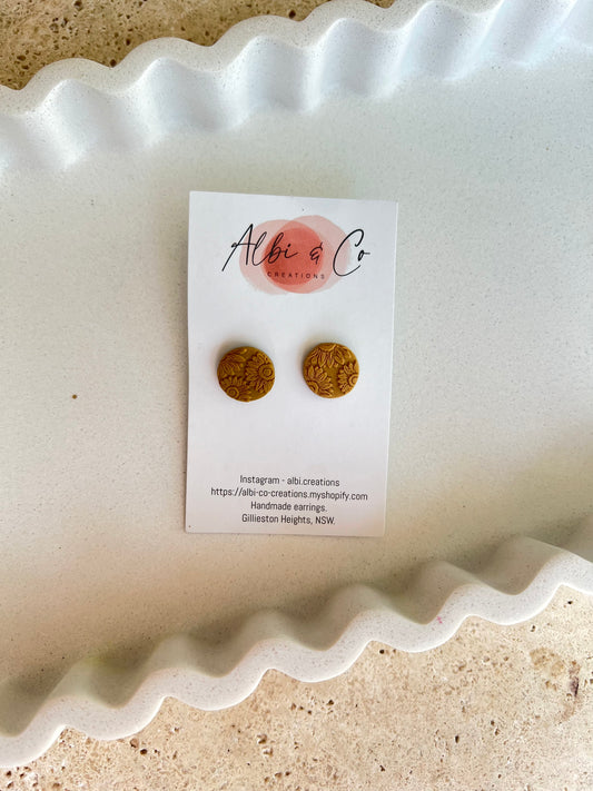1.5cm Mustard Sunflower Stud