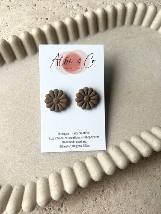 2cm Chocolate Brown Flower Stud