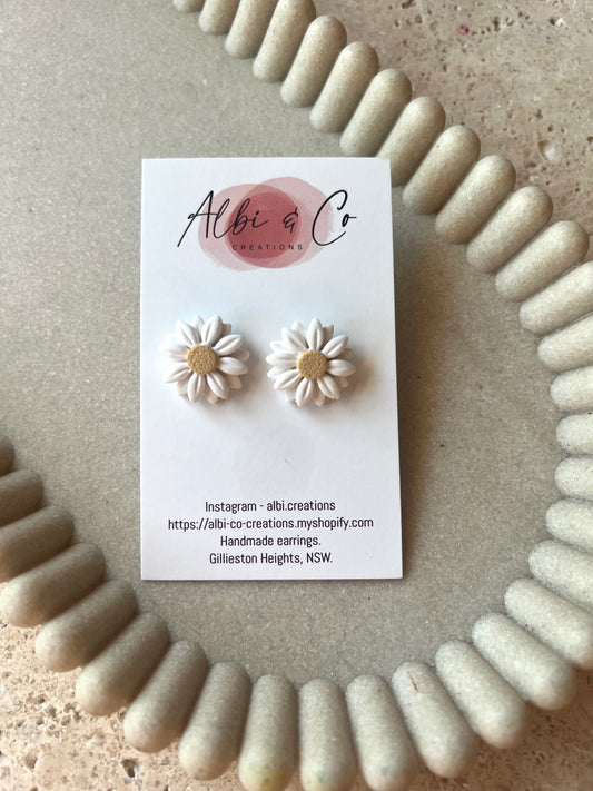 2cm Daisy Stud