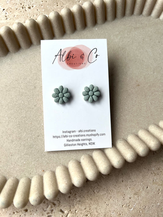 1.5cm Olive Green Flower Stud